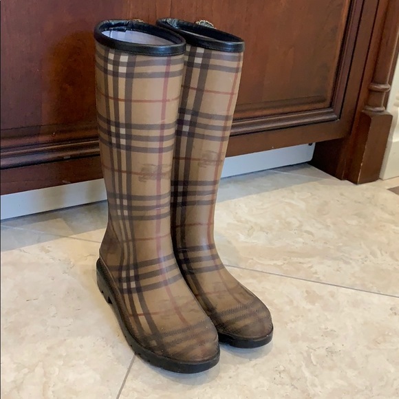Burberry Rainboots - Picture 1 of 3